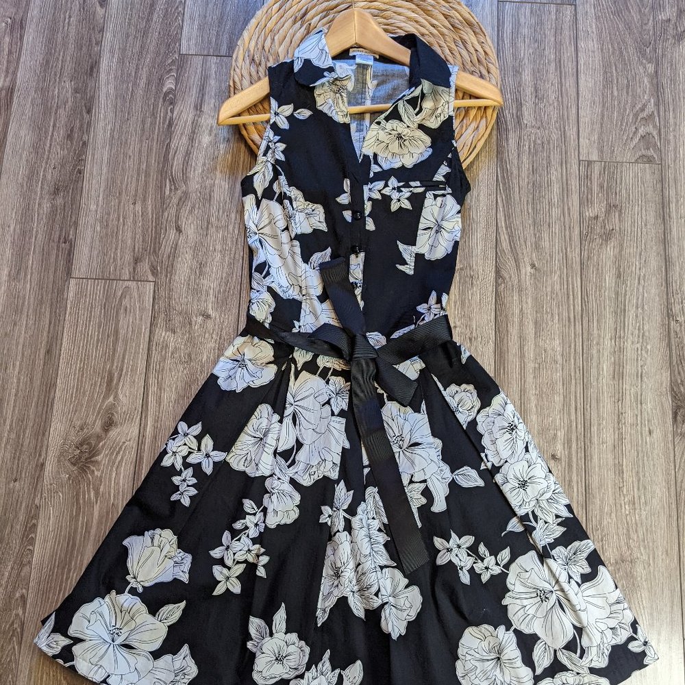 Used (XS) - GUESS Floral Tea party Dress